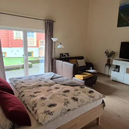 Gaestehaus Haehnchenbach 5*